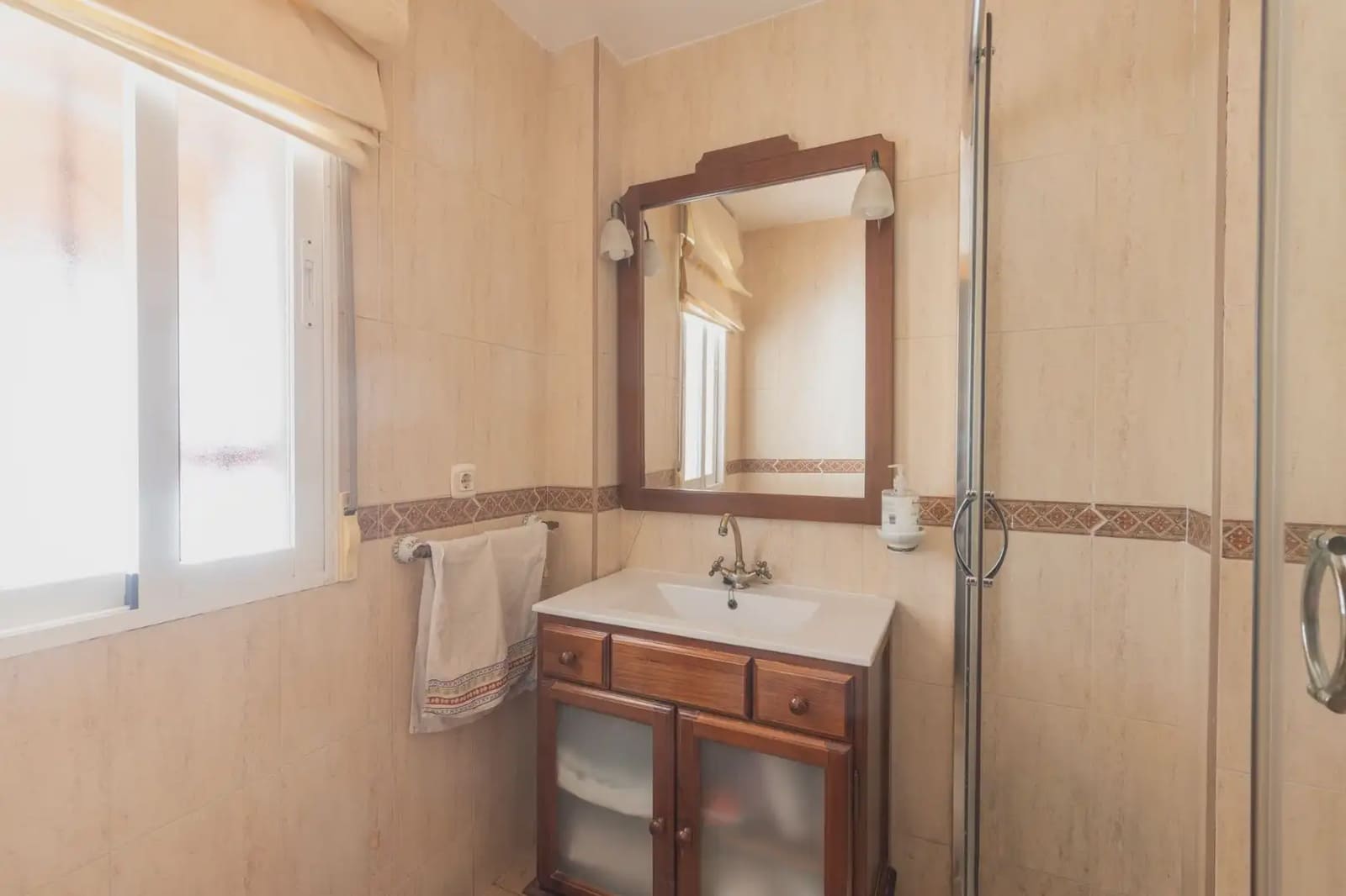 3 bedroom Semi-detached Villa for sale in Las Gabias with pool garage - € 259,000 (Ref: 9850797)