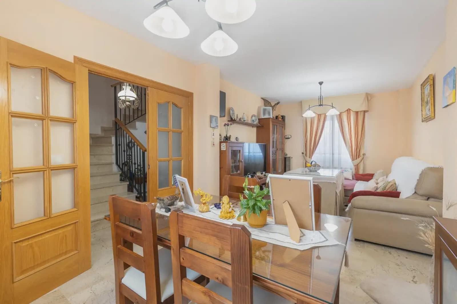 3 bedroom Semi-detached Villa for sale in Las Gabias with pool garage - € 259,000 (Ref: 9850797)