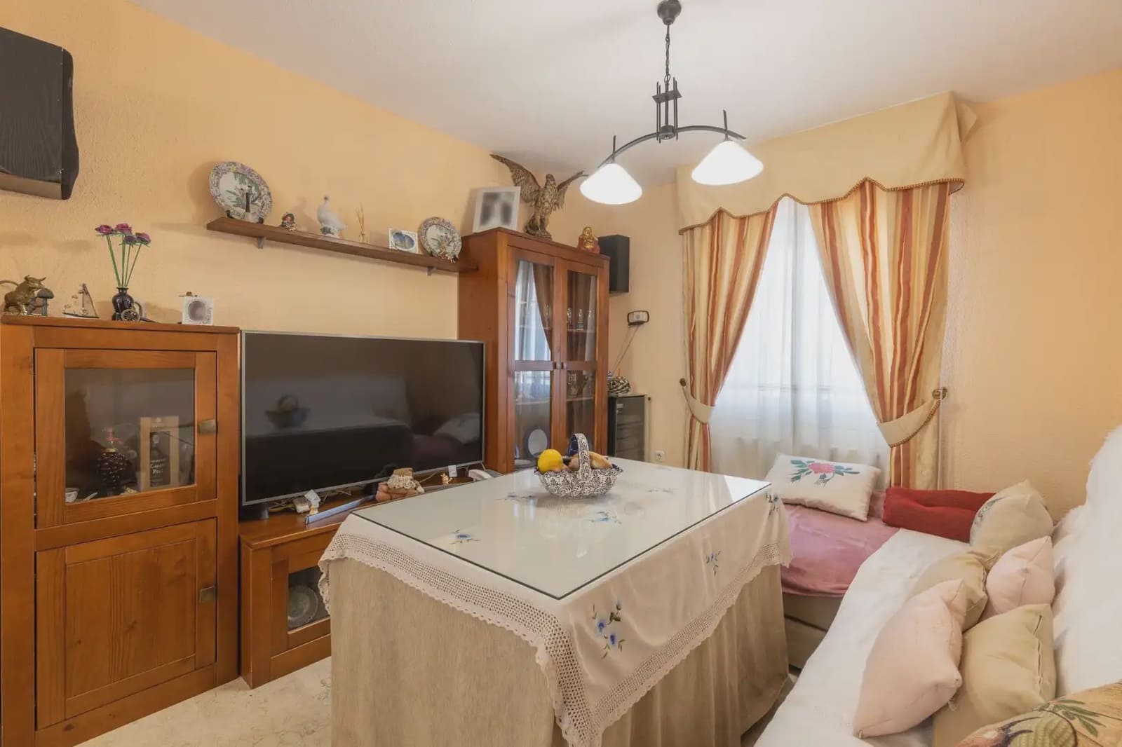 3 bedroom Semi-detached Villa for sale in Las Gabias with pool garage - € 259,000 (Ref: 9850797)