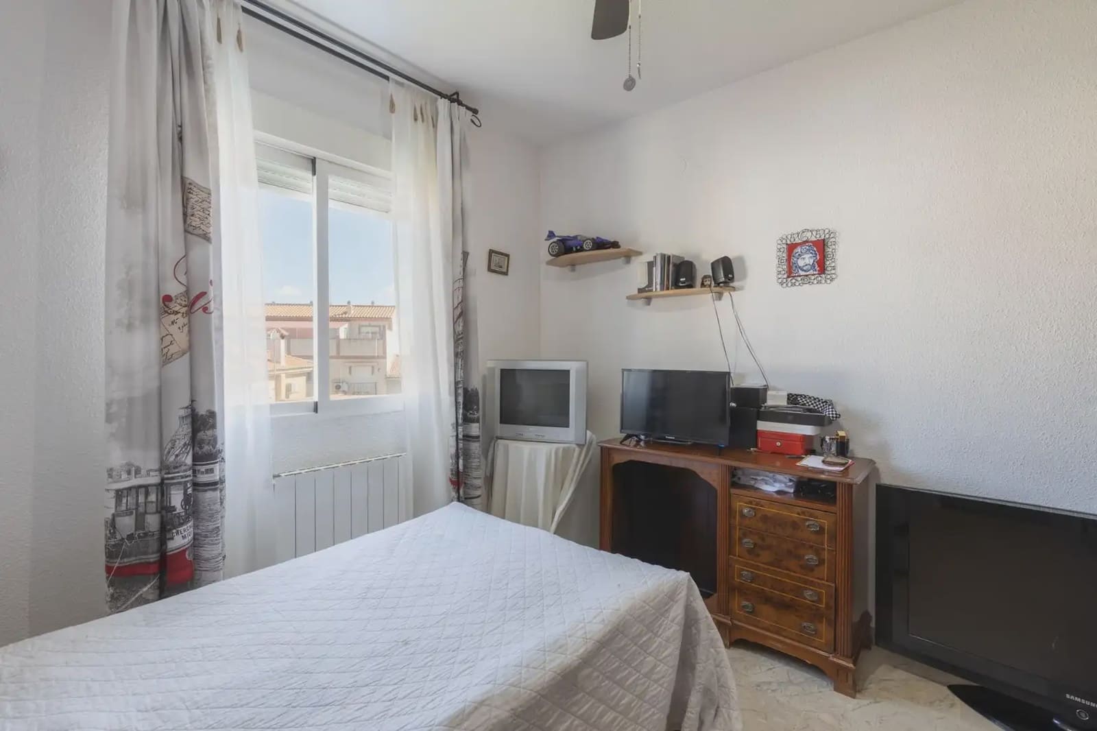 3 bedroom Semi-detached Villa for sale in Las Gabias with pool garage - € 259,000 (Ref: 9850797)