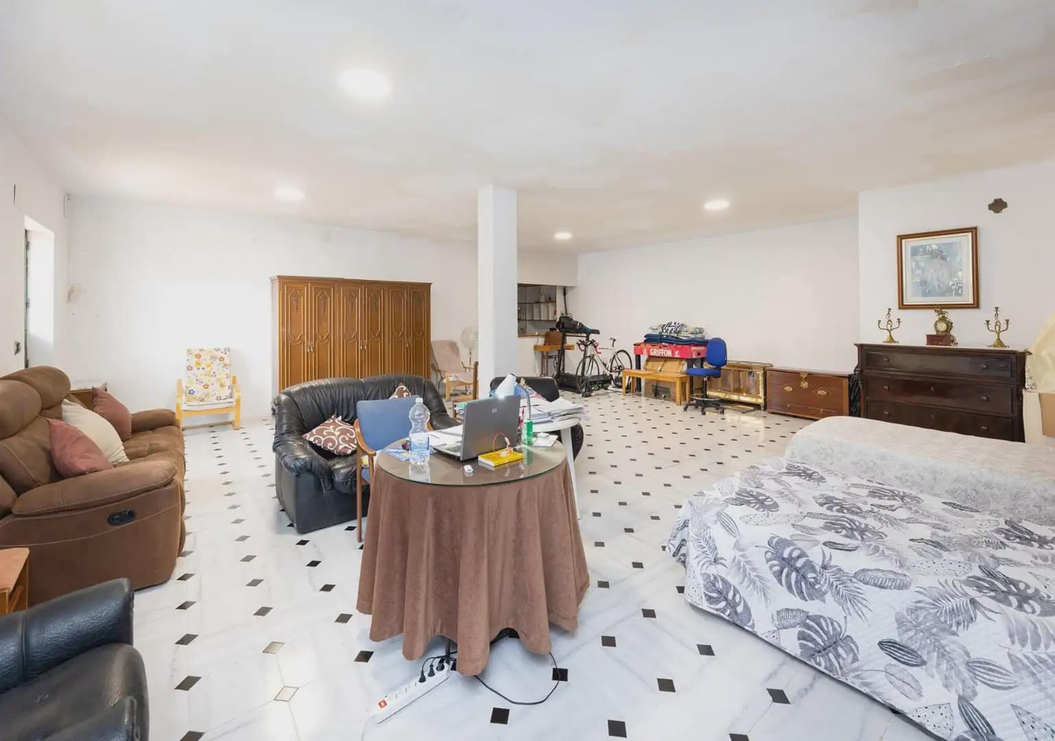 4 bedroom Villa for sale in Alfacar with pool garage - € 430,000 (Ref: 9850798)