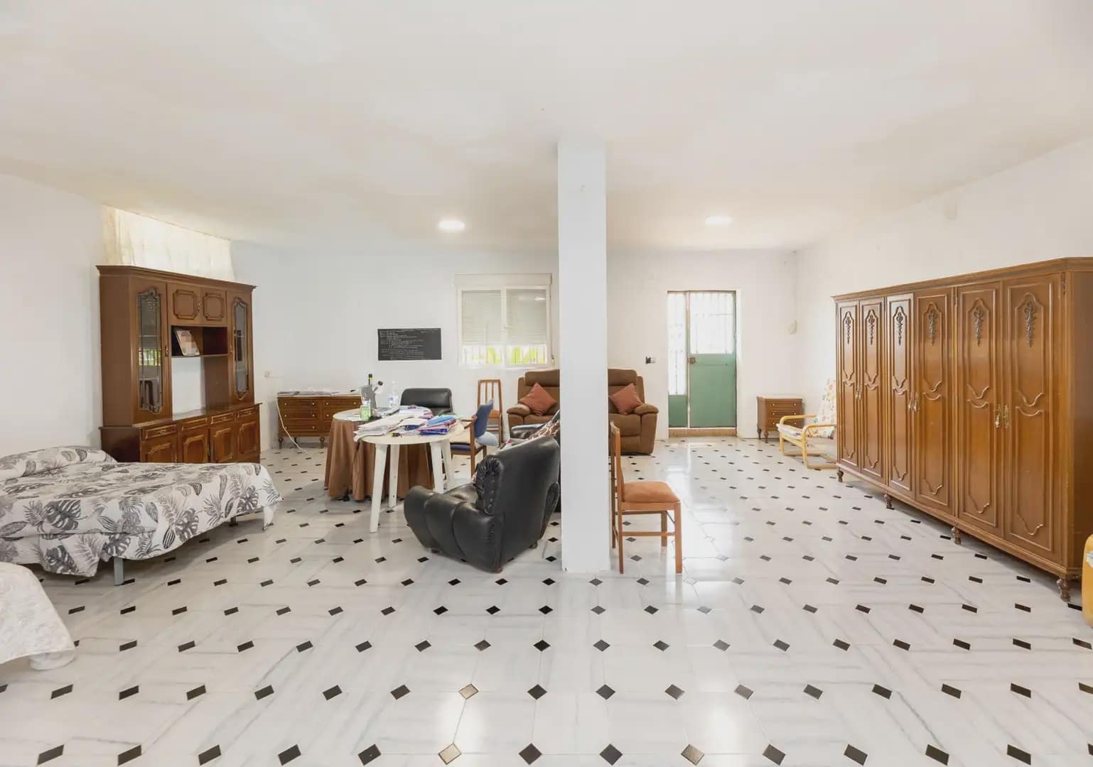 4 bedroom Villa for sale in Alfacar with pool garage - € 430,000 (Ref: 9850798)