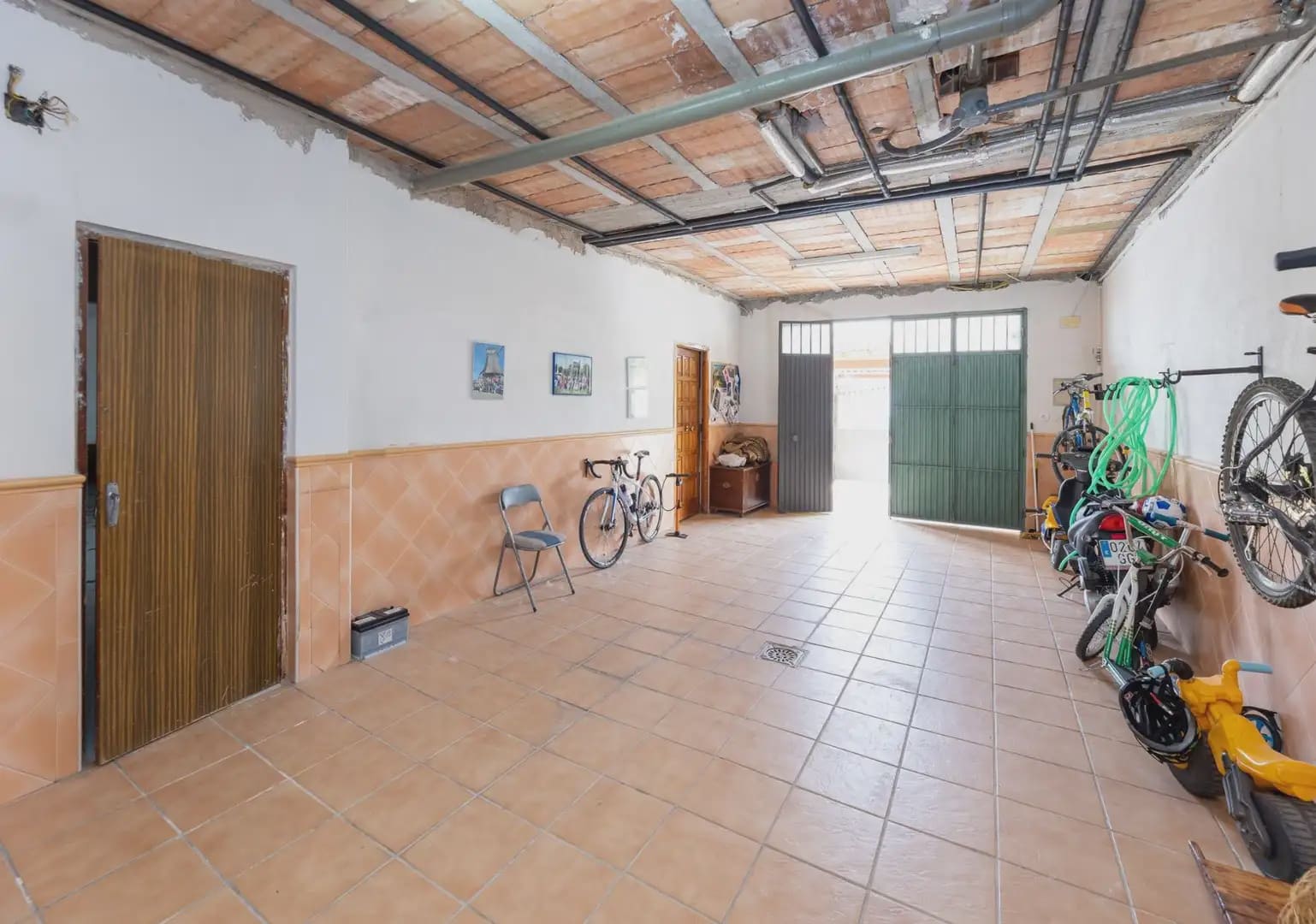 4 bedroom Villa for sale in Alfacar with pool garage - € 430,000 (Ref: 9850798)