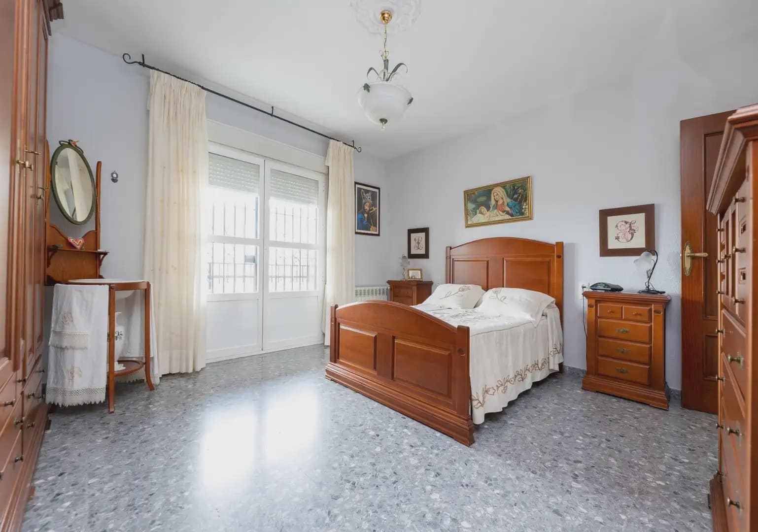 4 bedroom Villa for sale in Alfacar with pool garage - € 430,000 (Ref: 9850798)