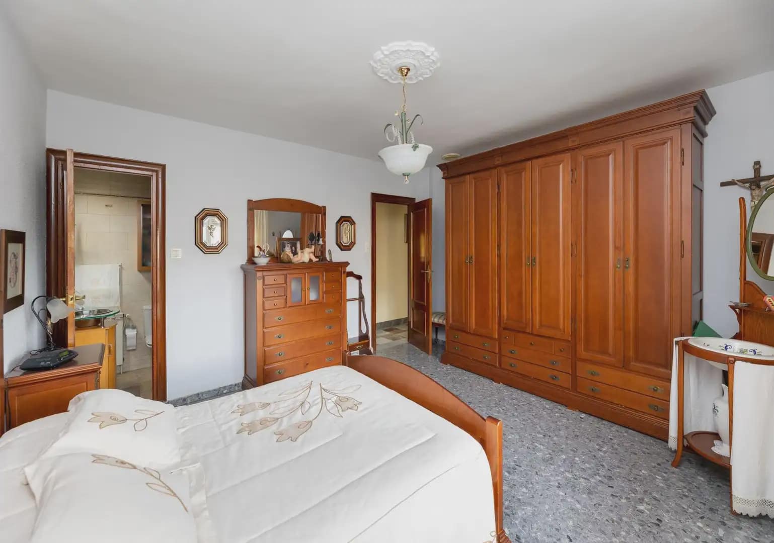 4 bedroom Villa for sale in Alfacar with pool garage - € 430,000 (Ref: 9850798)