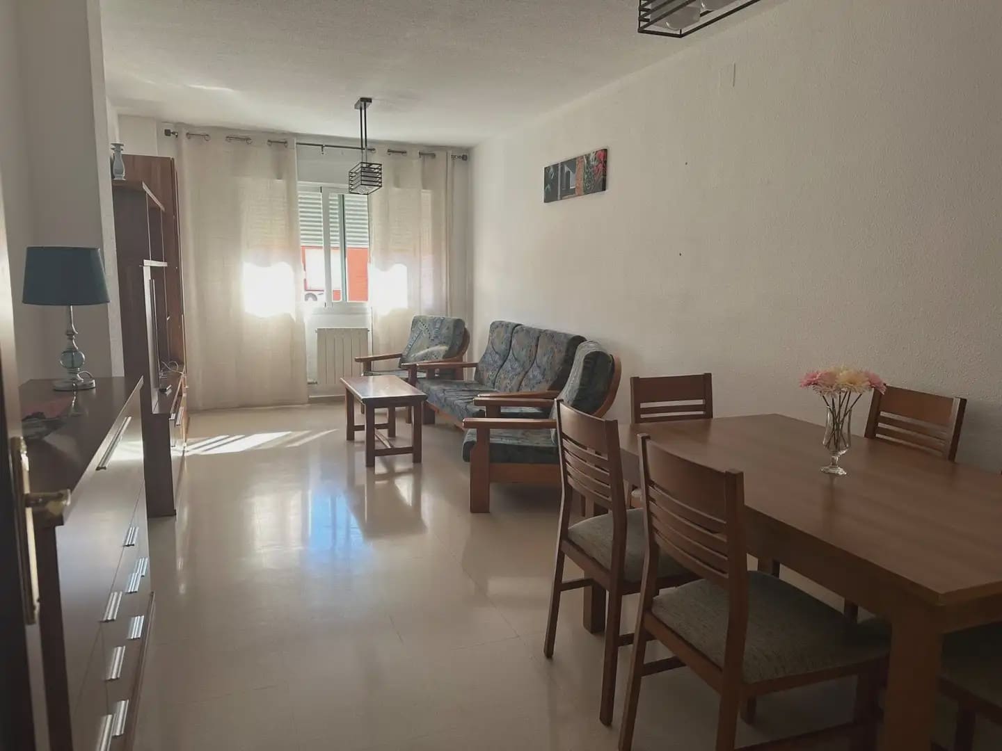 4 bedroom Flat for rent in Granada city with pool garage - € 1,000 (Ref: 9854684)