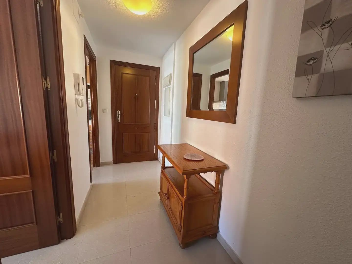 4 bedroom Flat for rent in Granada city with pool garage - € 1,000 (Ref: 9854684)