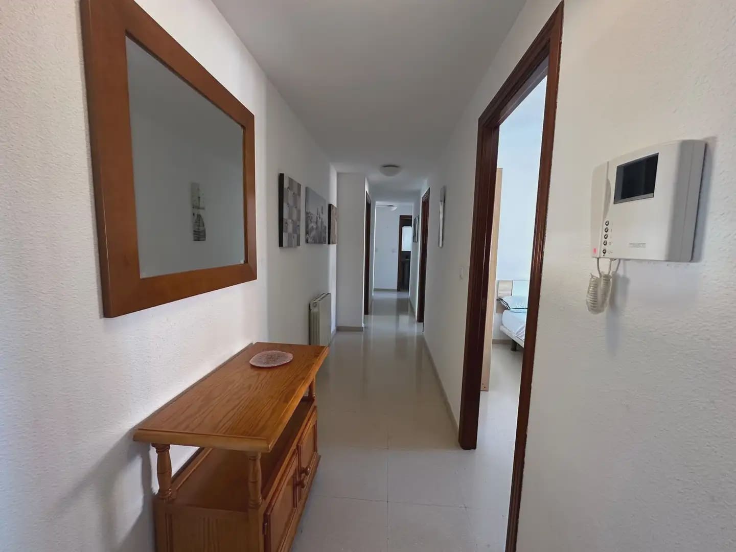 4 bedroom Flat for rent in Granada city with pool garage - € 1,000 (Ref: 9854684)