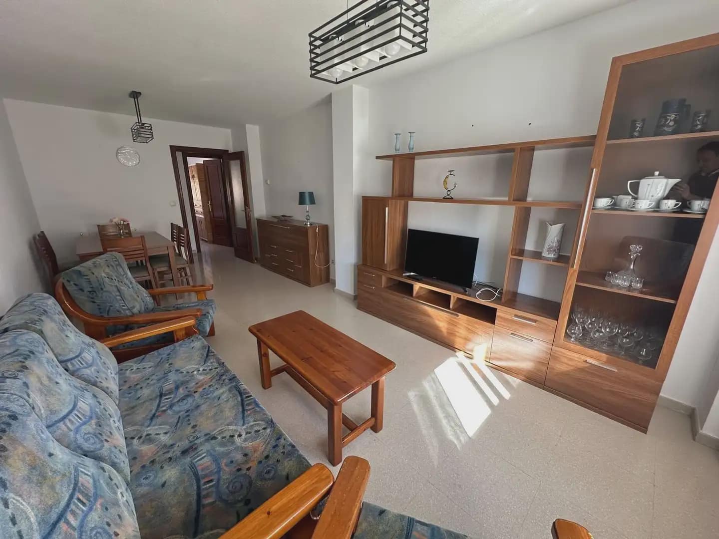 4 bedroom Flat for rent in Granada city with pool garage - € 1,000 (Ref: 9854684)