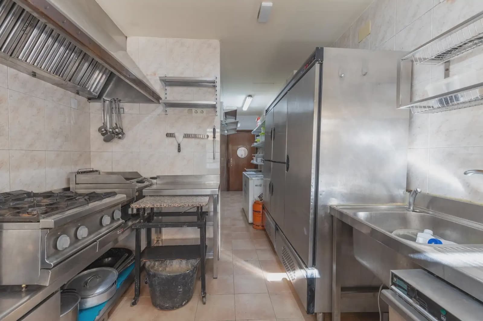 Erhverv til salg i Fuente Vaqueros - € 149.900 (Ref: 9854685)