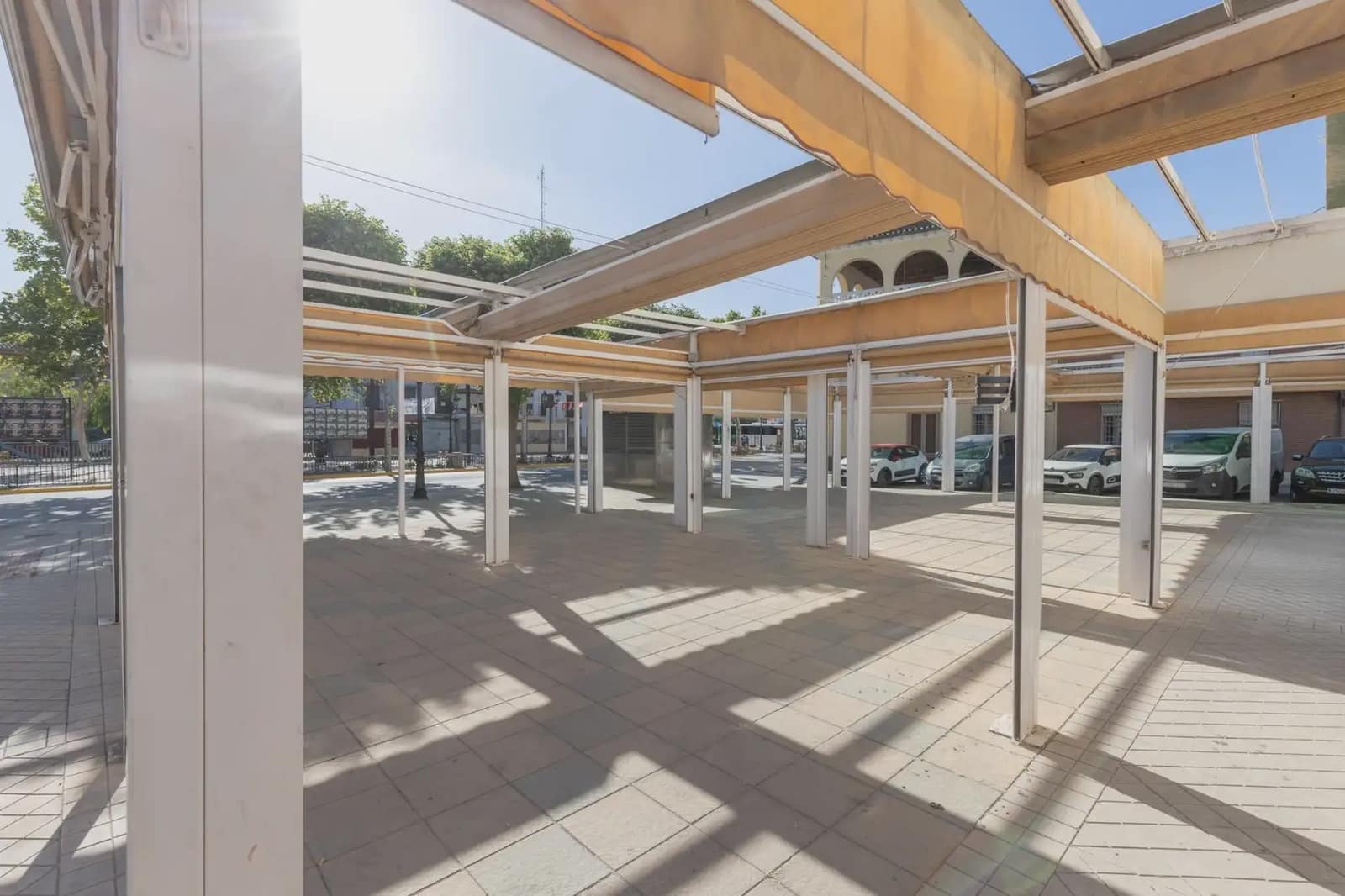 Erhverv til salg i Fuente Vaqueros - € 149.900 (Ref: 9854685)