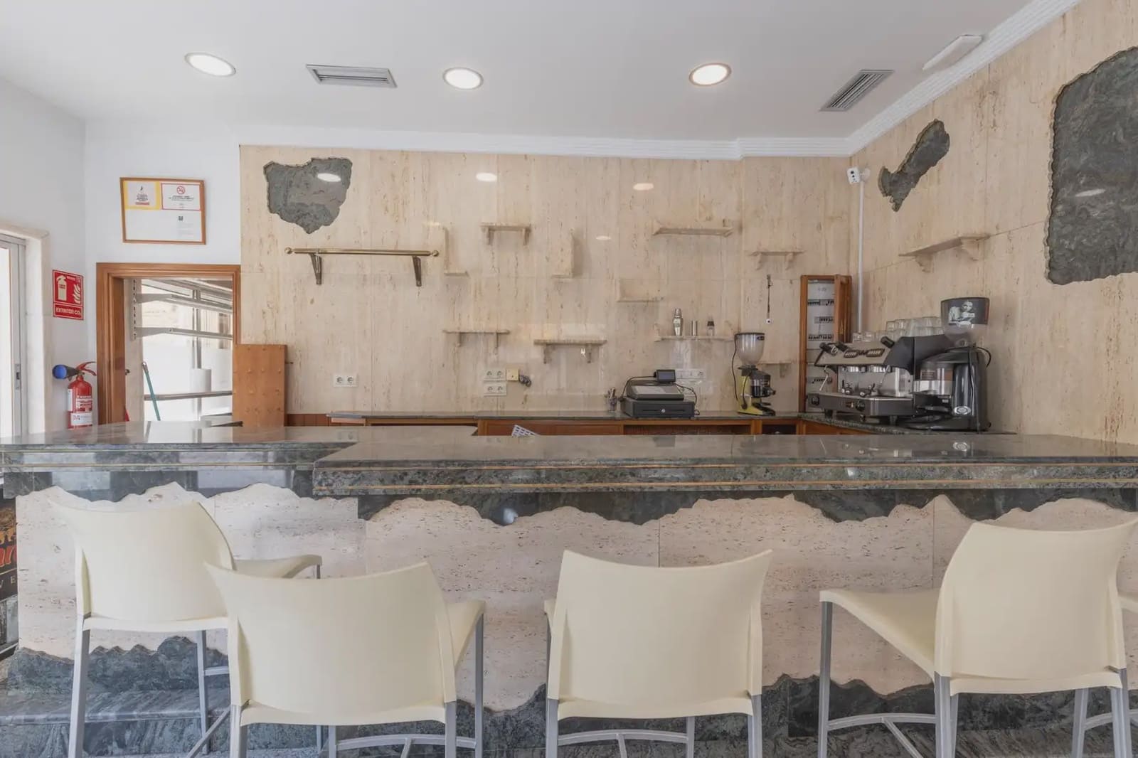Erhverv til salg i Fuente Vaqueros - € 149.900 (Ref: 9854685)