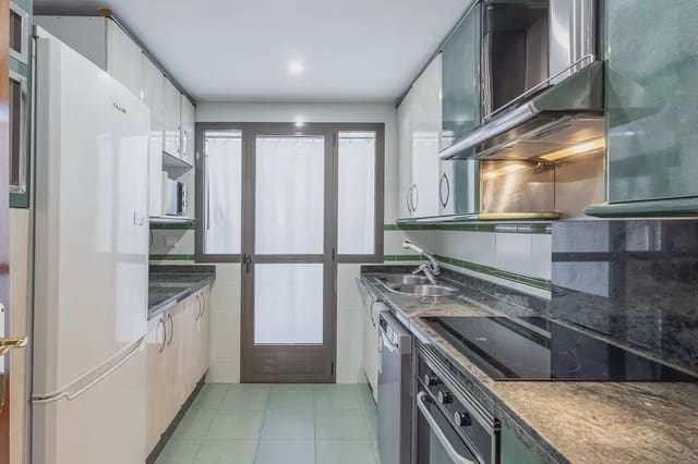 3 soveværelse Lejlighed til salg i Cerrillo de Maracena - Periodistas, Granada by med swimmingpool garage - € 379.000 (Ref: 9854686)