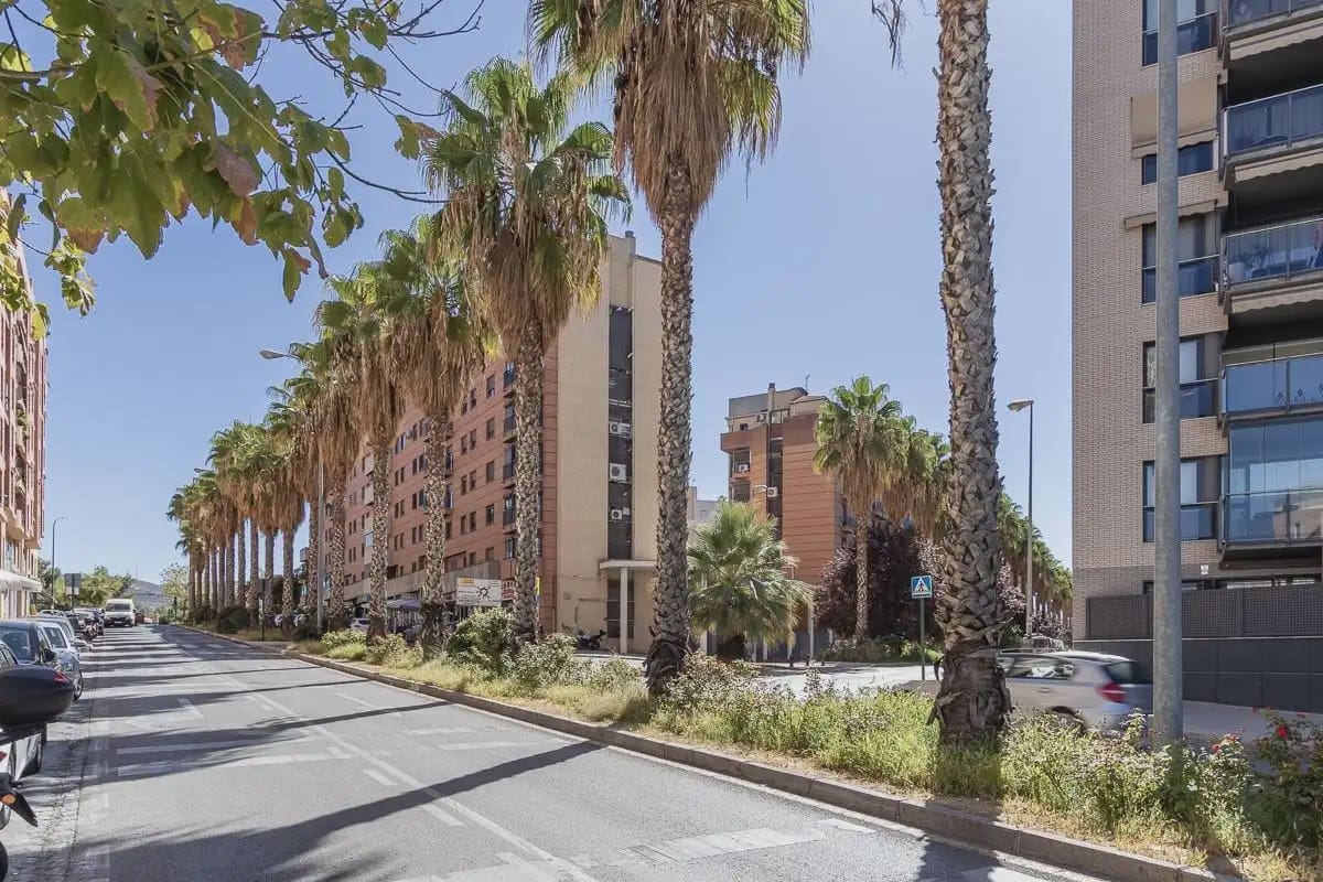 3 soveværelse Lejlighed til salg i Granada by med swimmingpool garage - € 379.000 (Ref: 9854686)