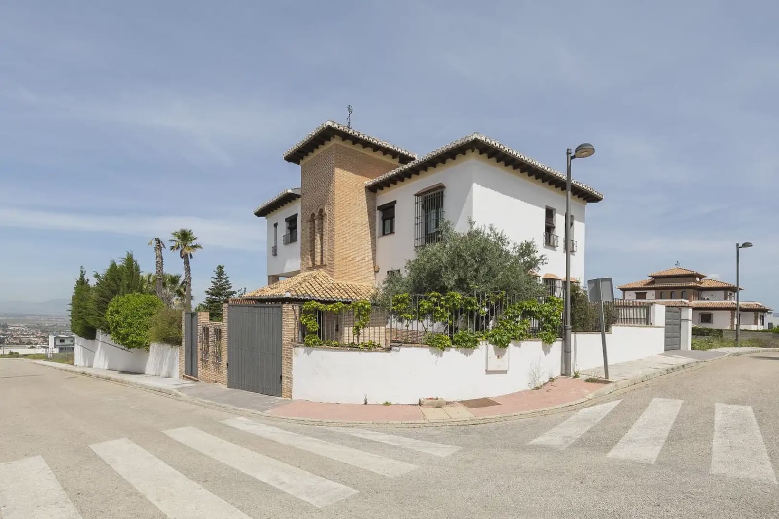 6 soveværelse Villa til salg i La Zubia med swimmingpool garage - € 606.000 (Ref: 9854688)