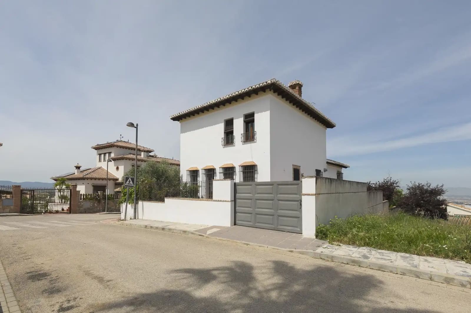 6 soveværelse Villa til salg i La Zubia med swimmingpool garage - € 606.000 (Ref: 9854688)