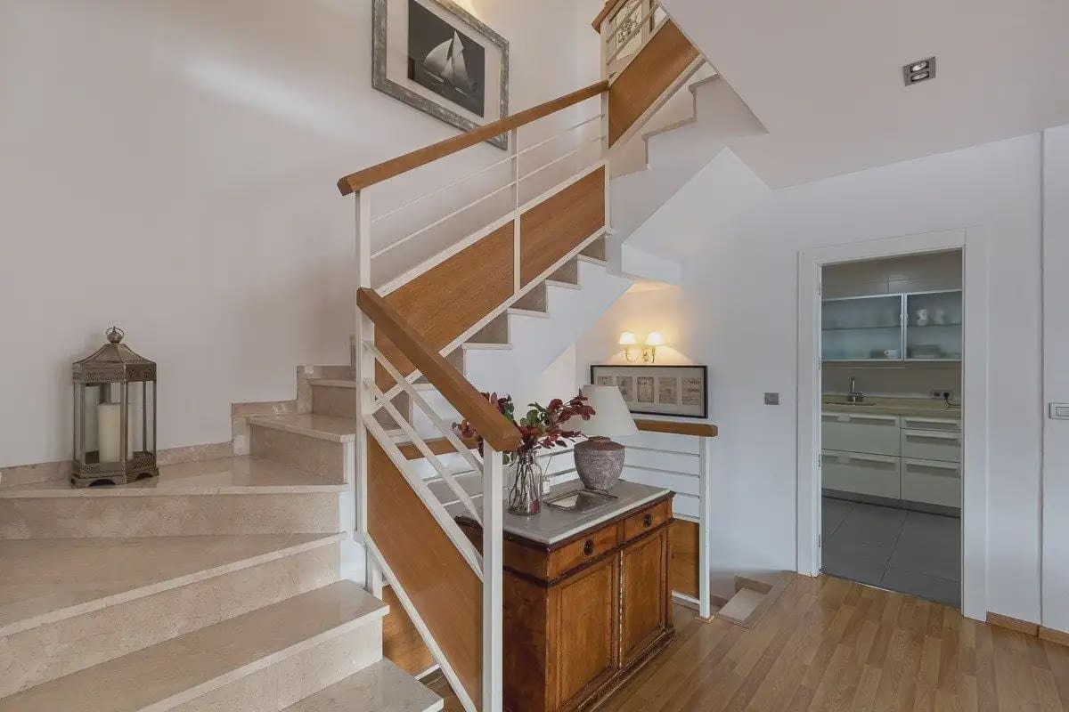 5 bedroom Villa for sale in Huetor Vega with pool garage - € 525,000 (Ref: 9854749)