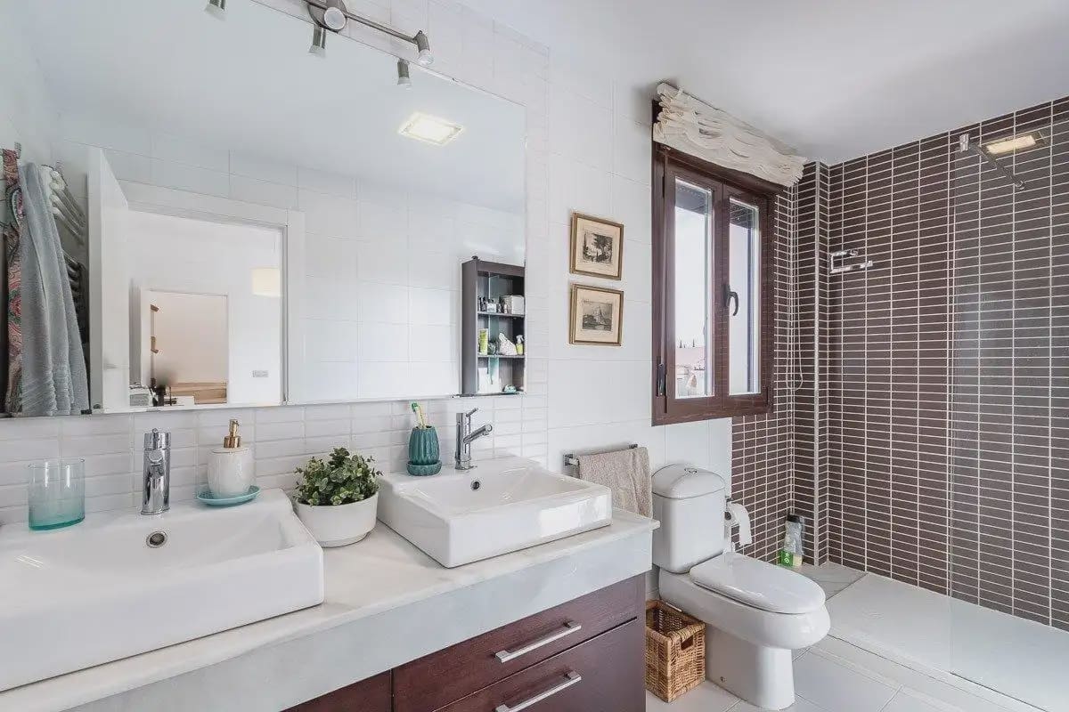 5 bedroom Villa for sale in Huetor Vega with pool garage - € 525,000 (Ref: 9854749)