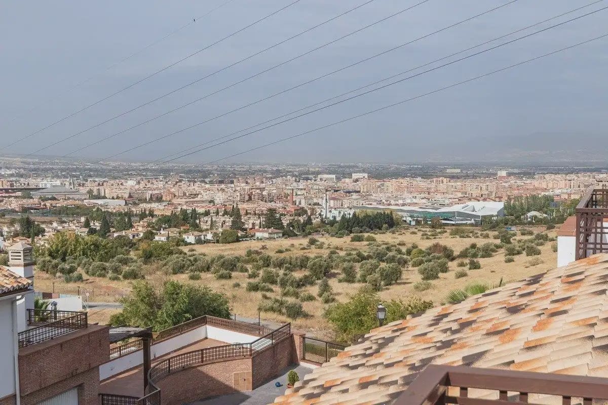 5 bedroom Villa for sale in Huetor Vega with pool garage - € 525,000 (Ref: 9854749)