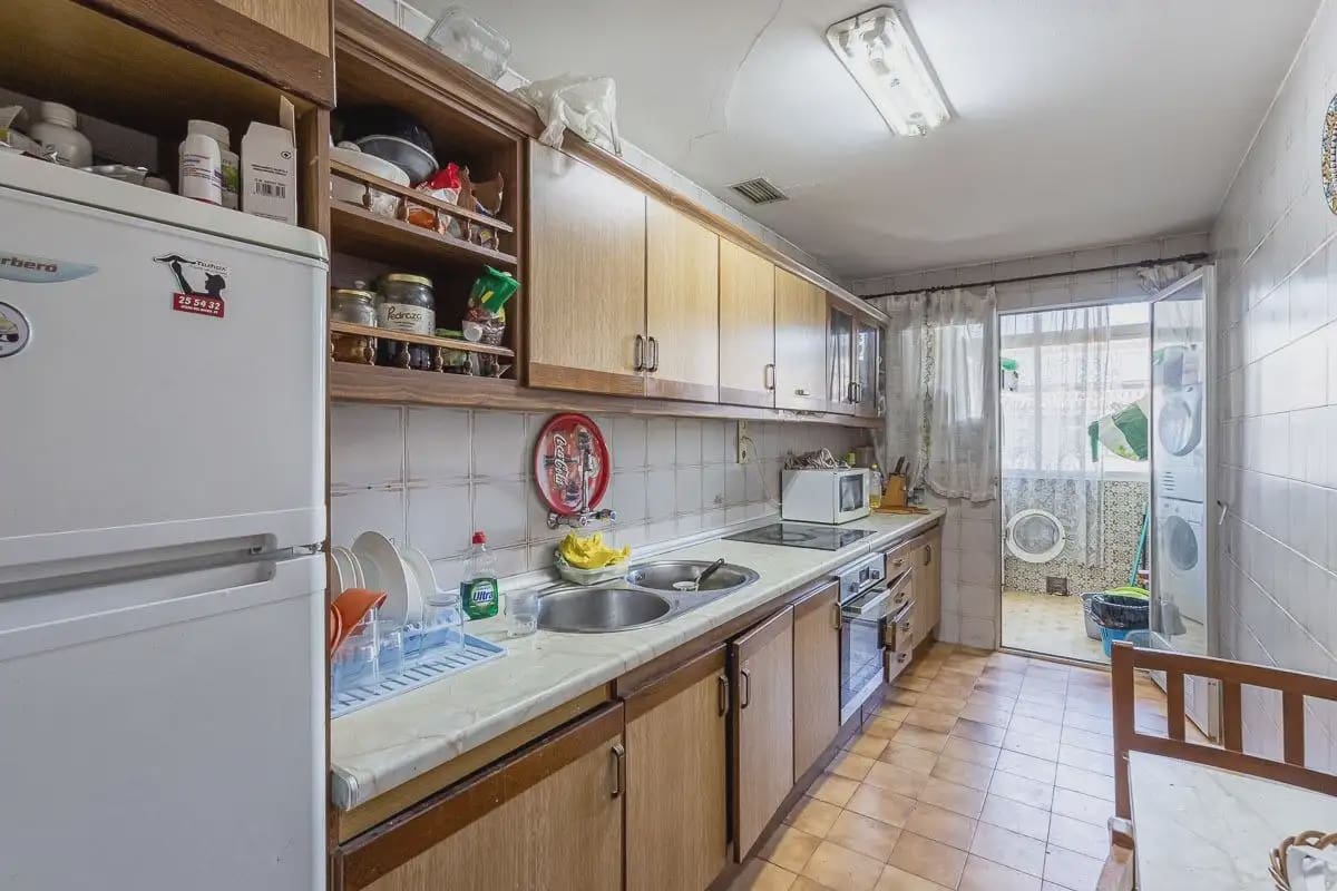 4 soveværelse Lejlighed til salg i Granada by med garage - € 250.000 (Ref: 9857791)