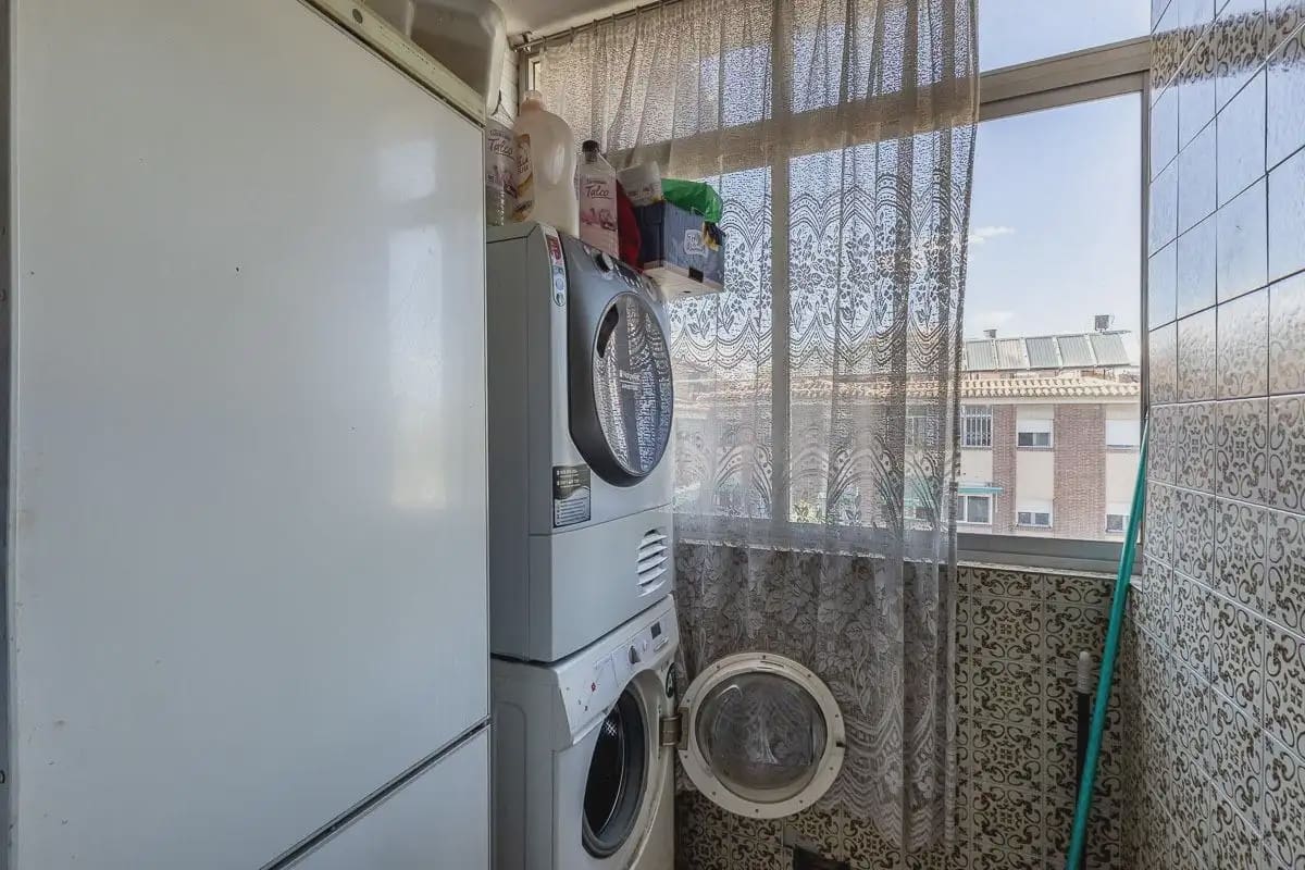 4 soveværelse Lejlighed til salg i Granada by med garage - € 250.000 (Ref: 9857791)