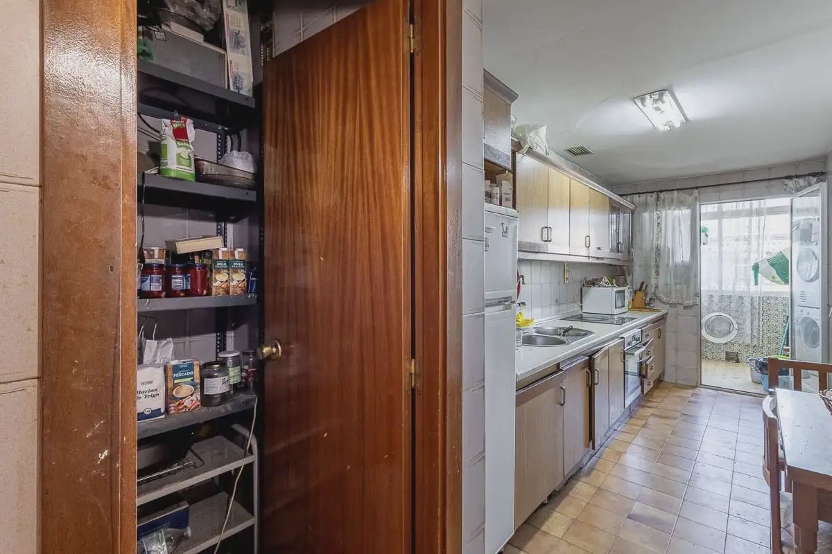 4 soveværelse Lejlighed til salg i Granada by med garage - € 250.000 (Ref: 9857791)