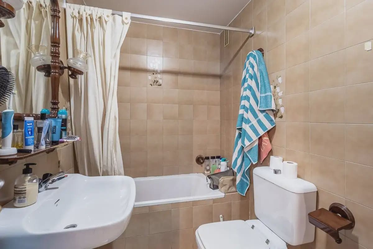 4 soveværelse Lejlighed til salg i Granada by med garage - € 250.000 (Ref: 9857791)