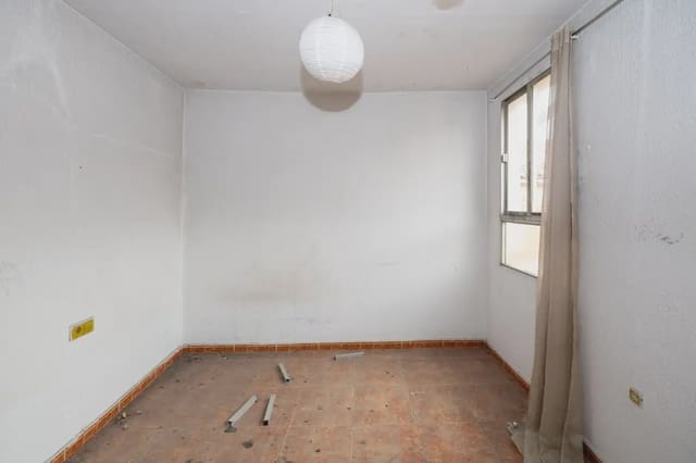 5 soveværelse Lejlighed til salg i Albaicin, Granada by - € 180.000 (Ref: 9858616)