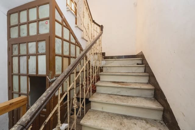 5 soveværelse Lejlighed til salg i Albaicin, Granada by - € 180.000 (Ref: 9858616)