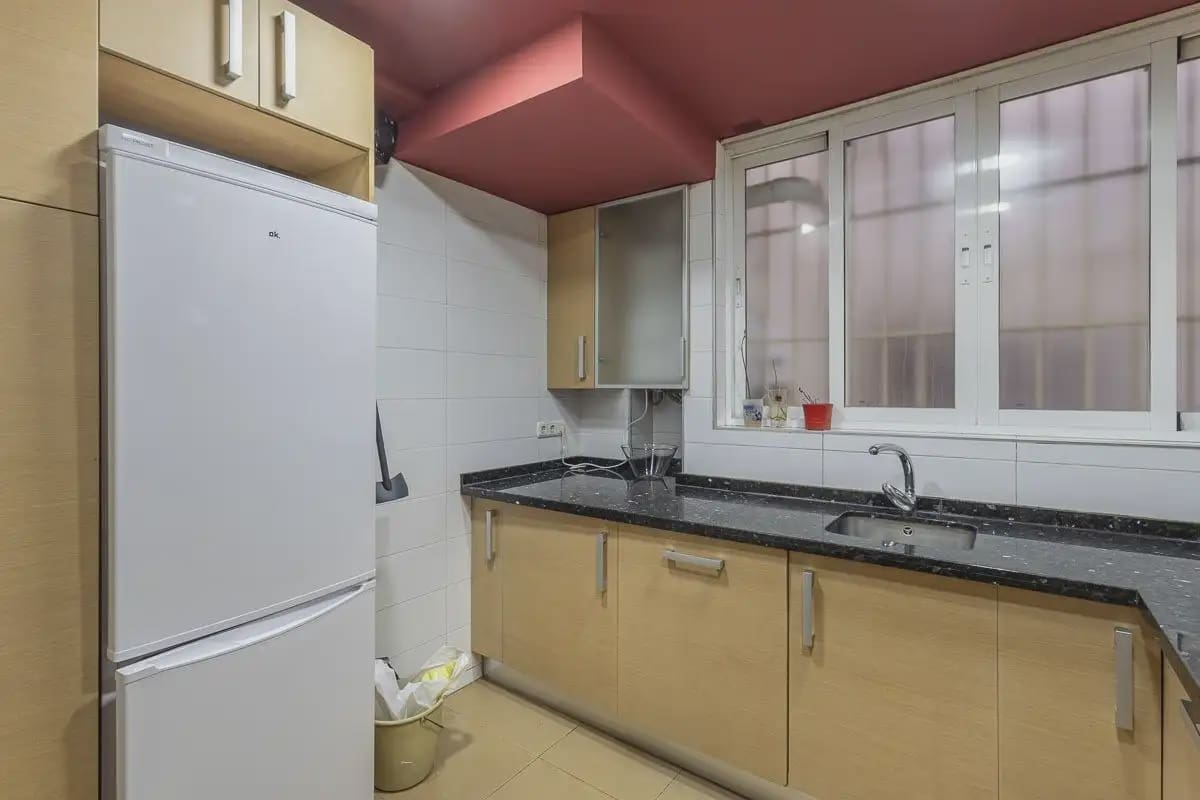 4 bedroom Flat for sale in Granada city - € 258,000 (Ref: 9858990)