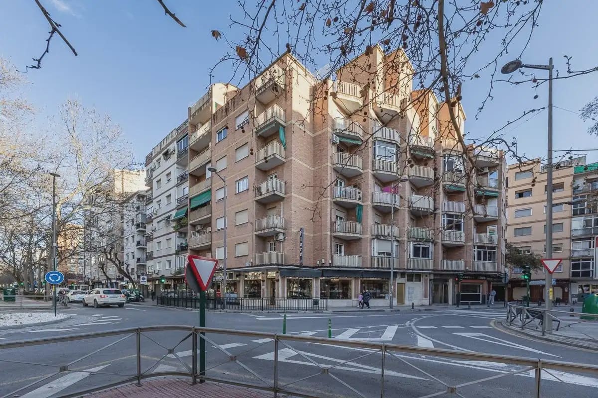 4 bedroom Flat for sale in Granada city - € 258,000 (Ref: 9858990)