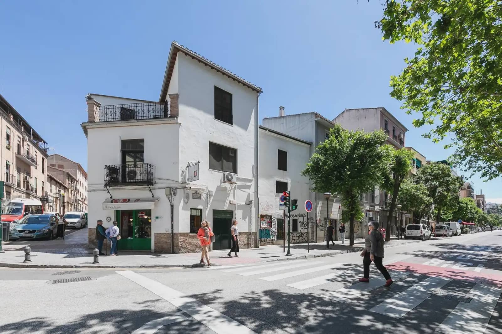 Garage for sale in Granada city - € 285,000 (Ref: 9858992)