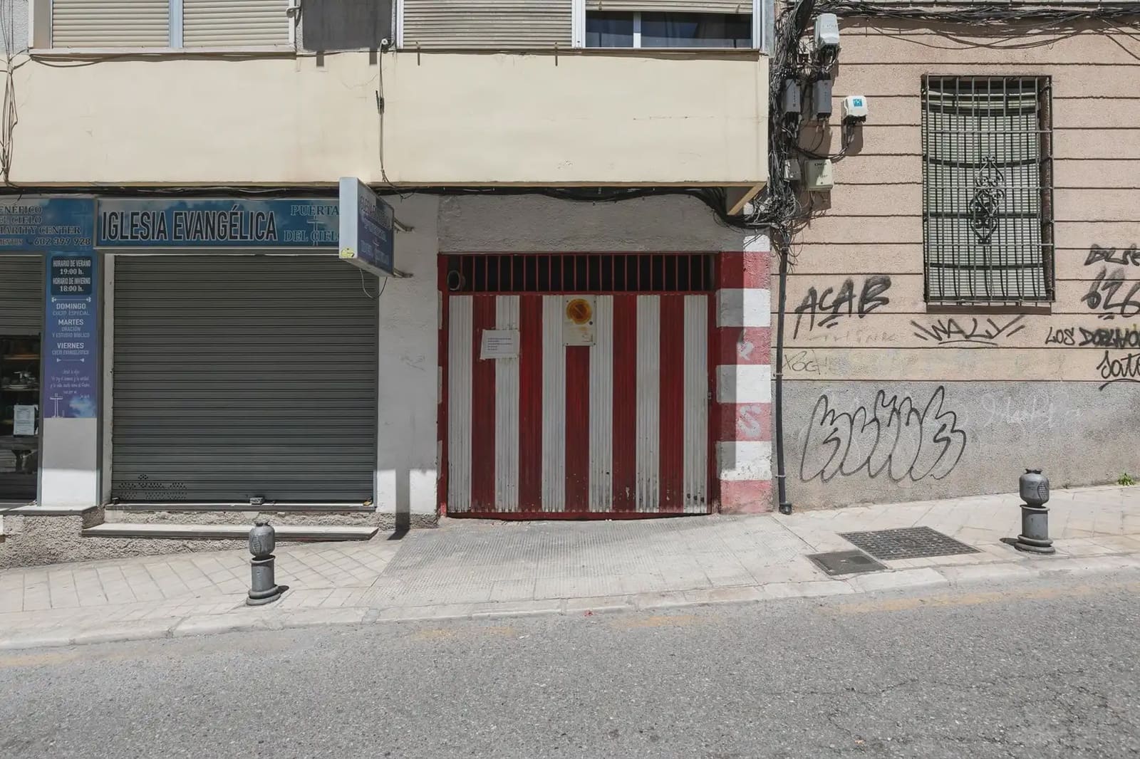 Garage for sale in Granada city - € 285,000 (Ref: 9858992)