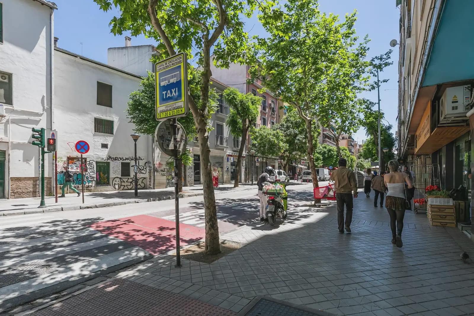 Garage for sale in Granada city - € 285,000 (Ref: 9858992)