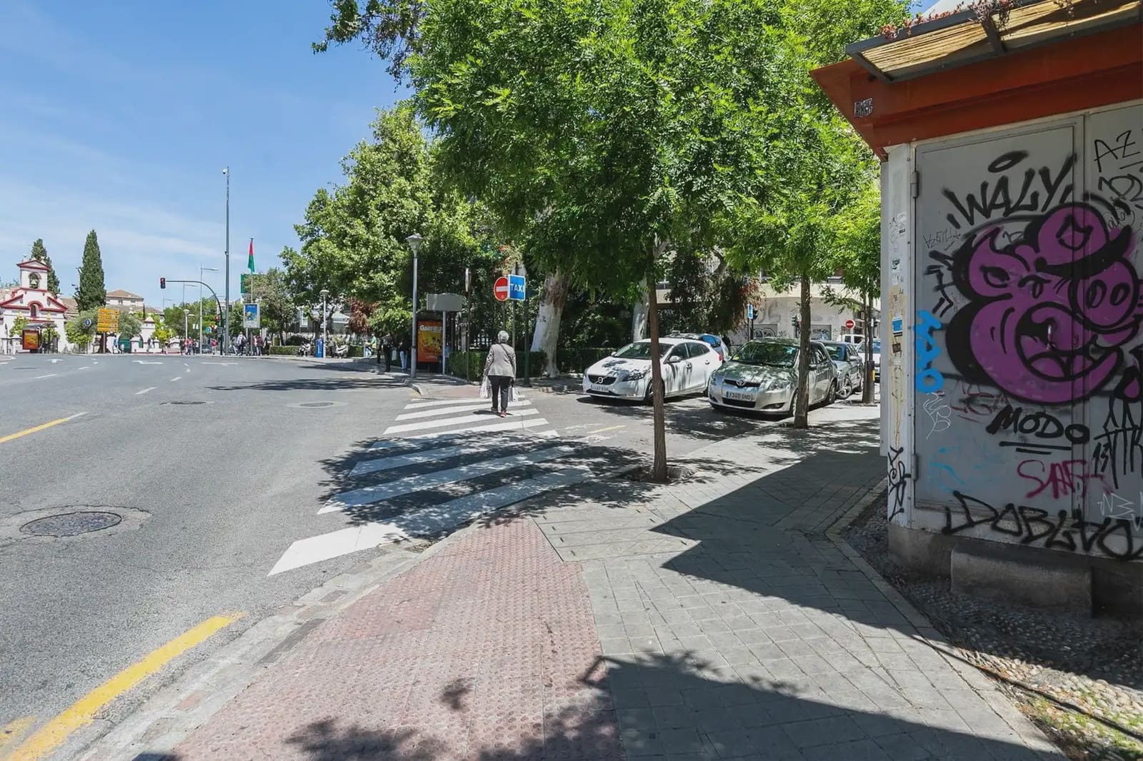 Garage for sale in Granada city - € 285,000 (Ref: 9858992)