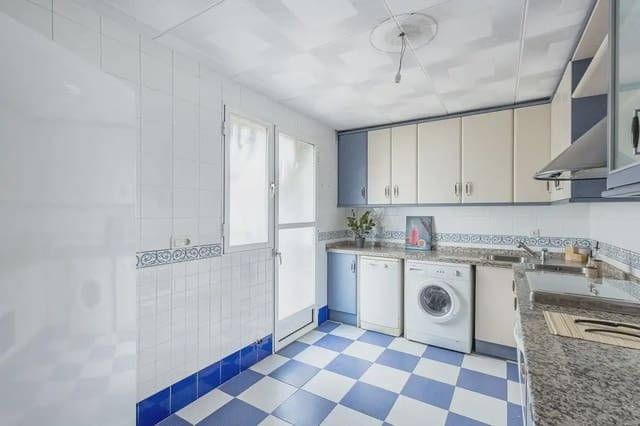 3 slaapkamer Halfvrijstaande villa te koop in Armilla met garage - € 325.000 (Ref: 9860368)