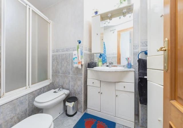 Casa de 5 habitaciones en Armilla en venta - 249.000 € (Ref: 9860369)