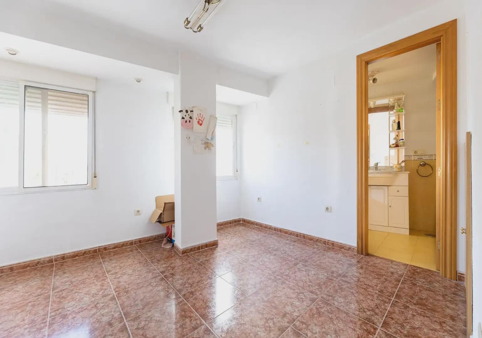 Casa de 5 habitaciones en Armilla en venta - 249.000 € (Ref: 9860369)