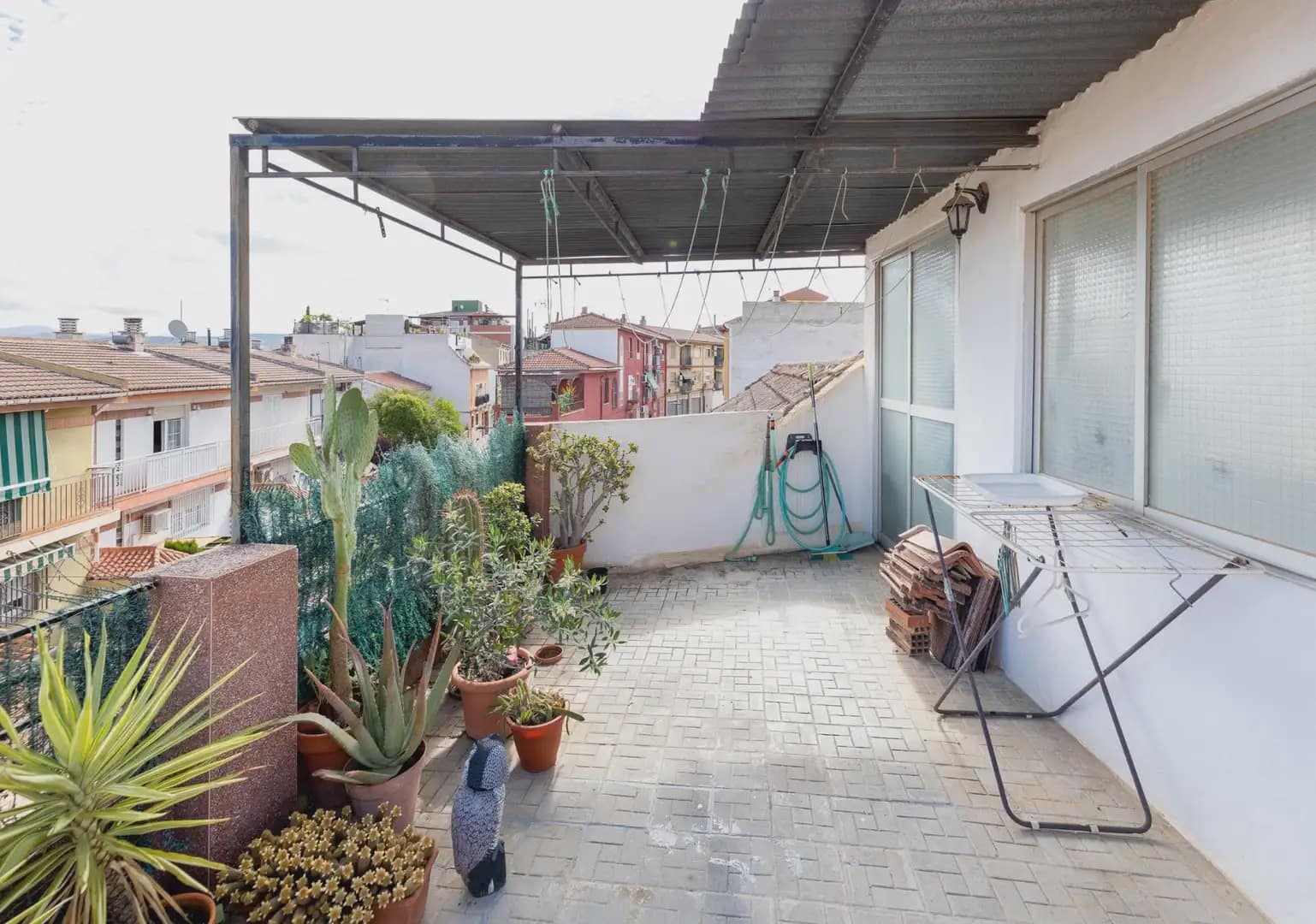 Casa de 5 habitaciones en Armilla en venta - 249.000 € (Ref: 9860369)