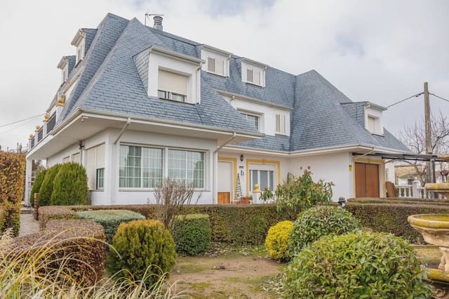7 soveværelse Villa til salg i Baza med swimmingpool - € 594.900 (Ref: 9860370)
