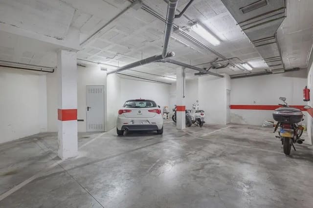 Garasje til salgs i San Matías - Realejo, Granada by - € 60 000 (Ref: 9860373)