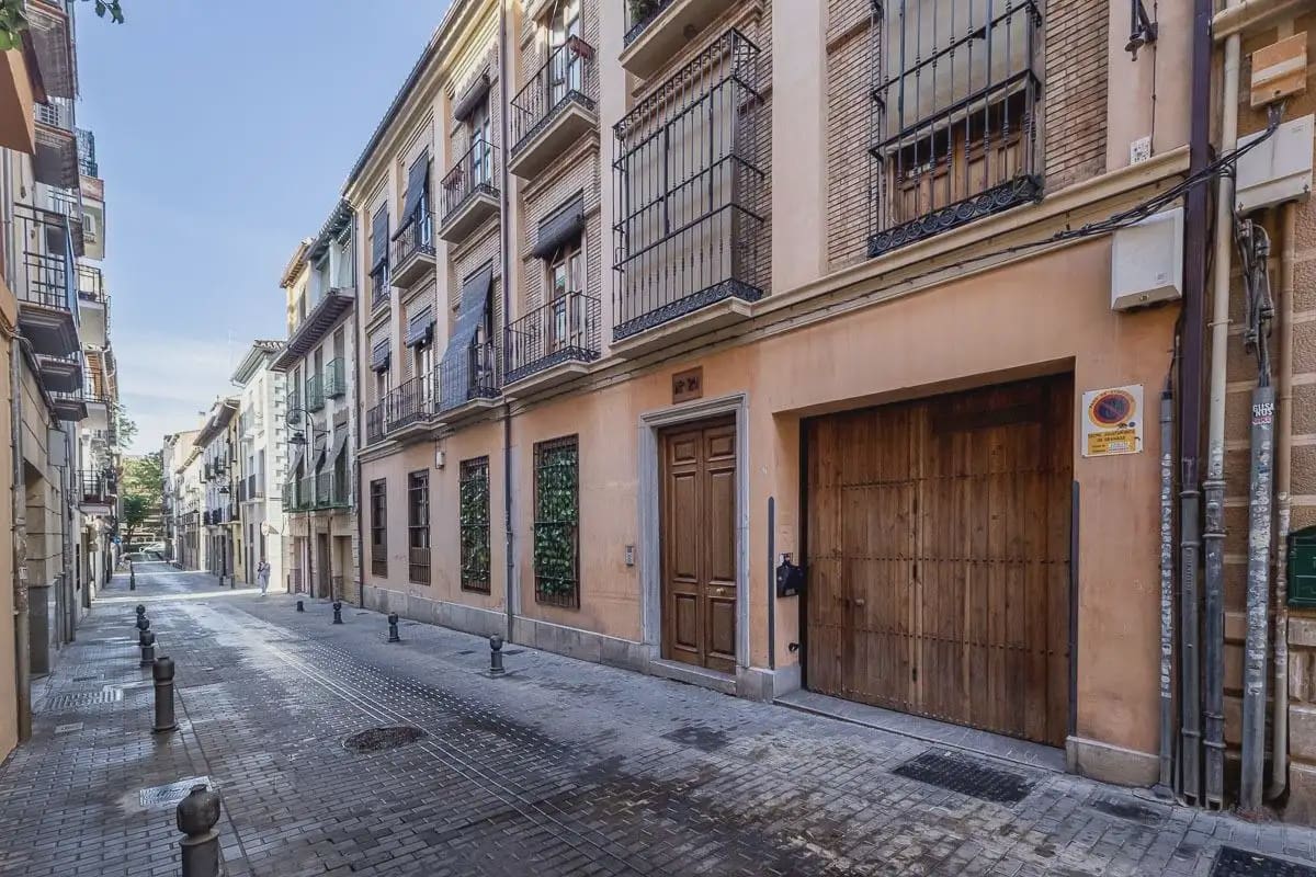 Garasje til salgs i Granada by - € 60 000 (Ref: 9860373)