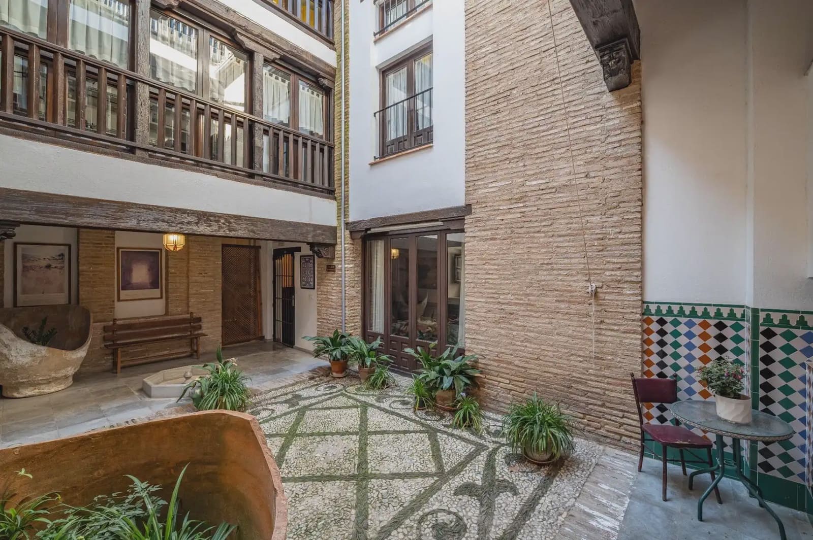 Byhus til salg i Granada by - € 1.450.000 (Ref: 9860792)