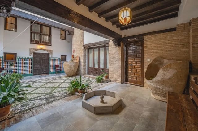 Byhus til salg i Albaicin, Granada by - € 1.450.000 (Ref: 9860792)