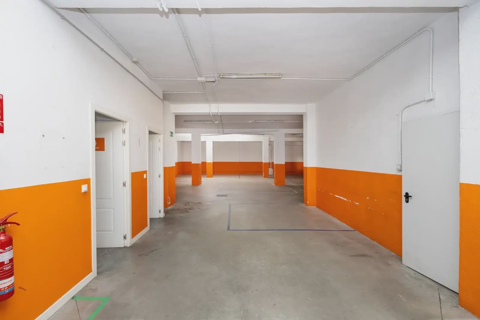 Commercial for sale in Granada city - € 250,000 (Ref: 9862080)