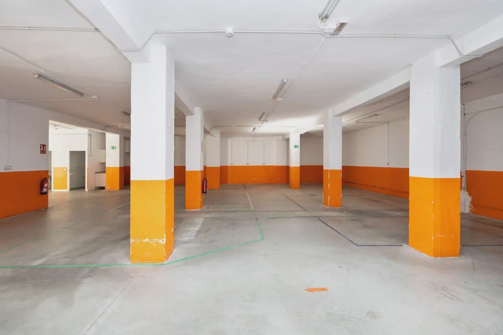 Commercial for sale in Granada city - € 250,000 (Ref: 9862080)