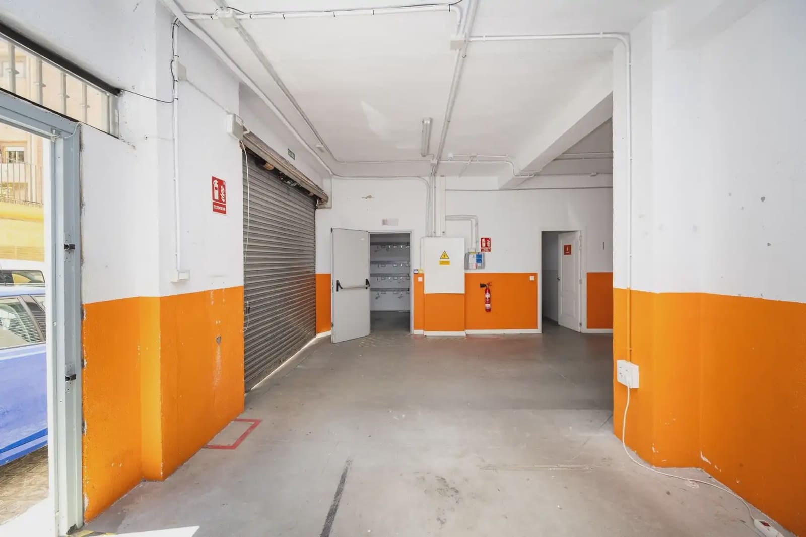 Commercial for sale in Granada city - € 250,000 (Ref: 9862080)