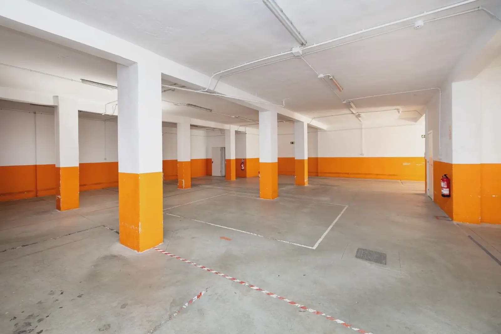 Commercial for sale in Granada city - € 250,000 (Ref: 9862080)