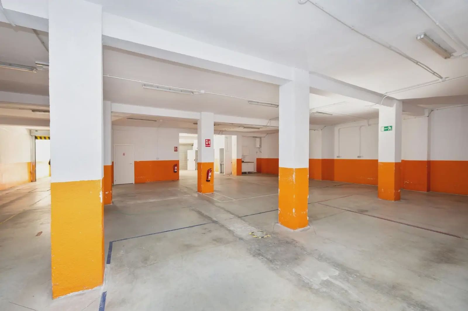 Commercial for sale in Granada city - € 250,000 (Ref: 9862080)