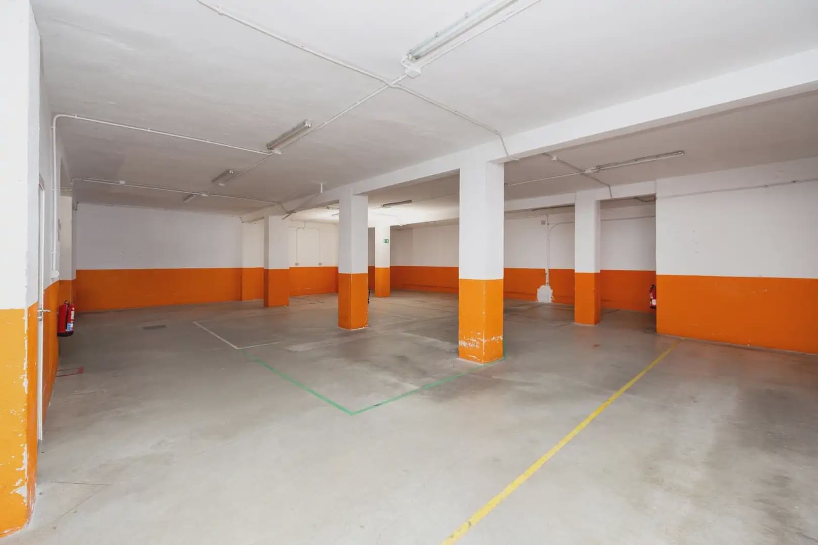 Commercial for sale in Granada city - € 250,000 (Ref: 9862080)